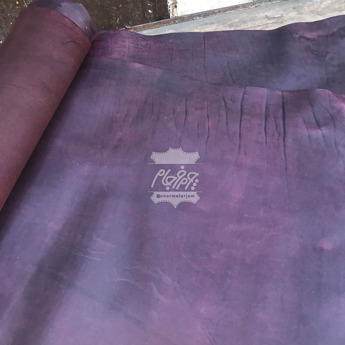 چرم گاوی کریزی هورس بادمجانی