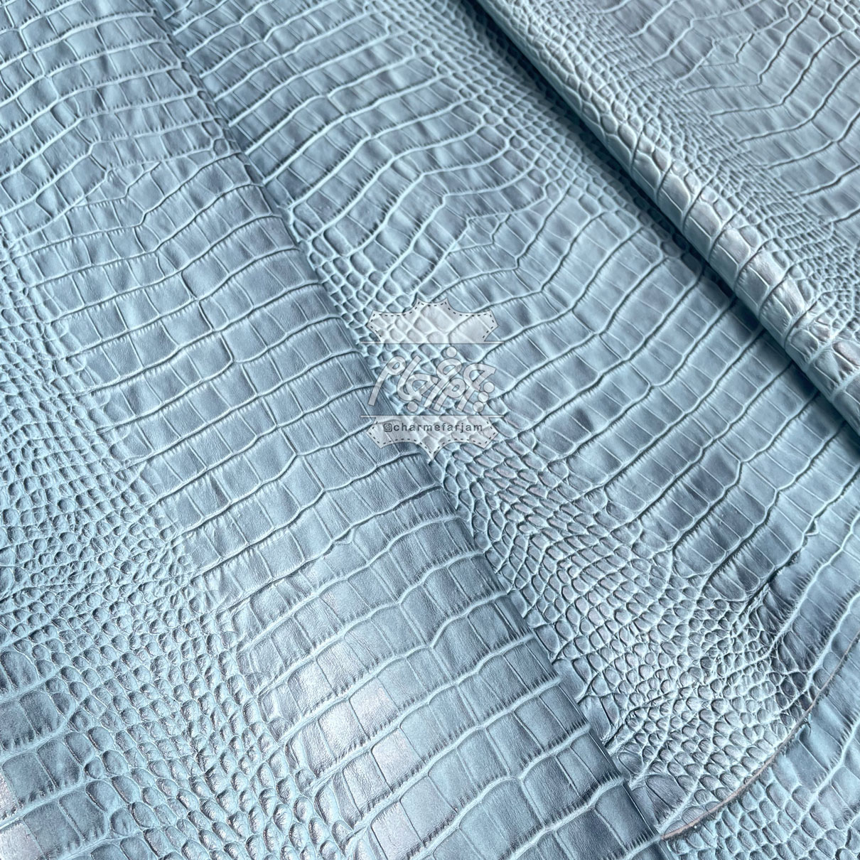 چرم گاوی روکو الوان آبی روشن درجه یک (صفحه صالح نسب )