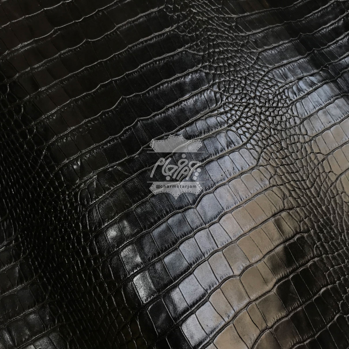 چرم گاوی روکو الوان مشکی درجه یک (صفحه صالح نسب )